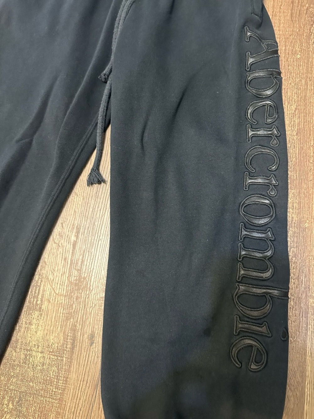 #155- Woman’s Abercrombie & Fitch Black Logo-Embossed Joggers Set - Picture 4 of 10